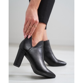Botas de mulher com corte Shelovet num poste alto preto 1 Botas de mulher com corte Shelovet num poste alto preto 1