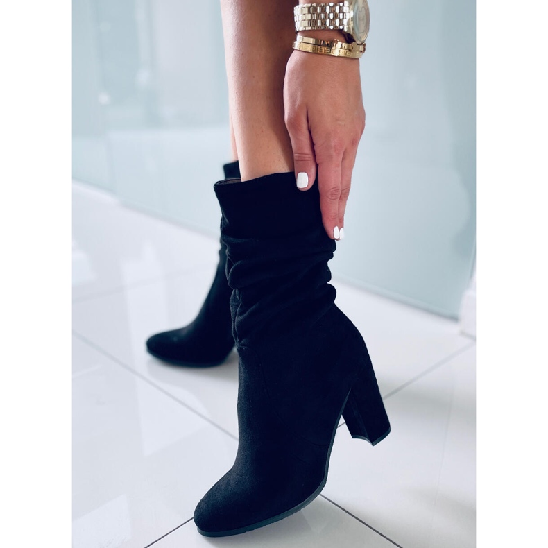 Pola salto alto preto 2