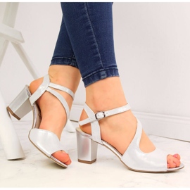 NATALII BRAT BUT Sandálias femininas de couro acetinado por Natalia Brat But prata 1