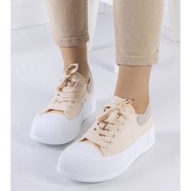 Tênis bege na plataforma Kilkenny 1