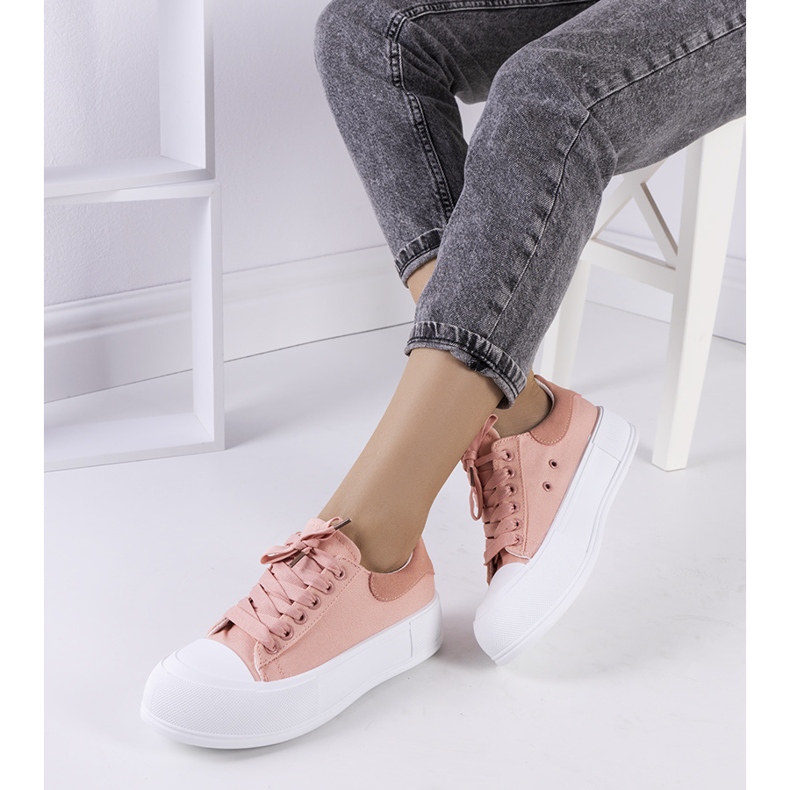 Tênis rosa na plataforma Kilkenny 1