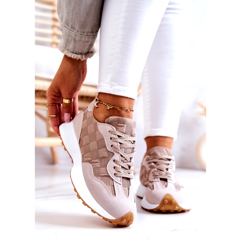 Sapatos esportivos bege femininos 1