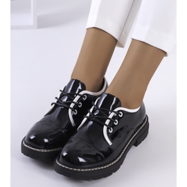 Sapato Kuzem lacado preto 1