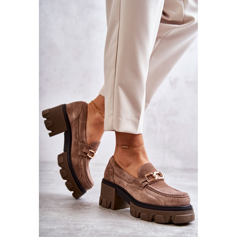 PL5 Salto alto de camurça com decoração de lurdes marrom dourado bege 2