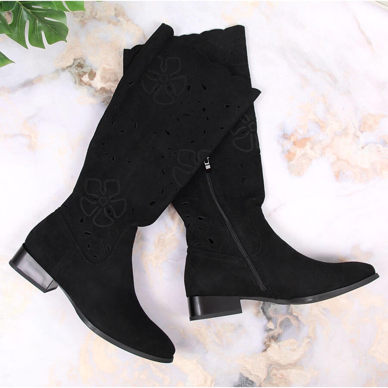 M. DASZYŃSKI Botas de mulher em camurça vazada Daszyński preto 1 M. DASZYŃSKI Botas de mulher em camurça vazada Daszyński preto 1