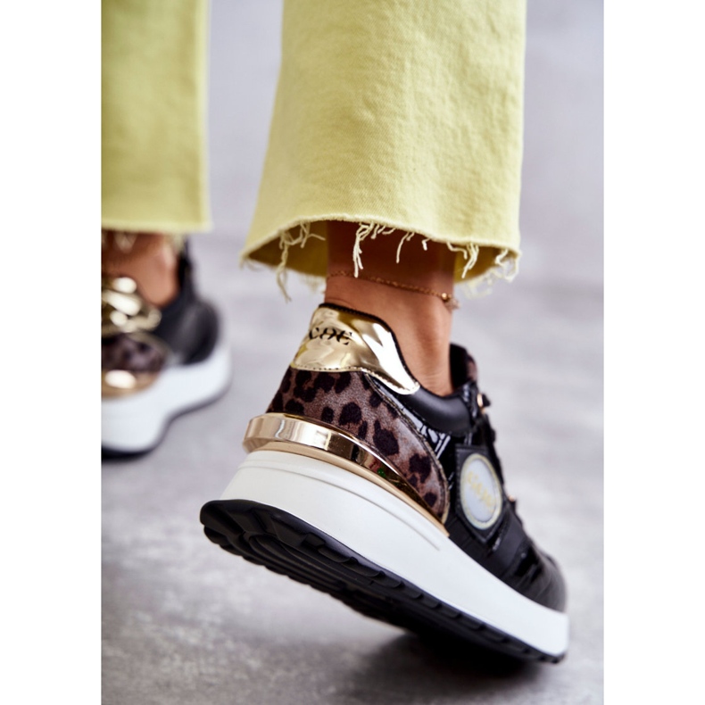 Tênis esportivo feminino com cunha GOE KK2N4085 preto castanho dourado 2