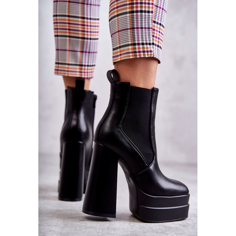 Botas femininas de couro ecológico em um salto maciço Black Jones preto 2