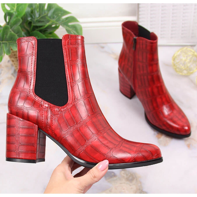 Botas femininas no poste isolado crocodilo vermelho Laura La.Fi preto 1