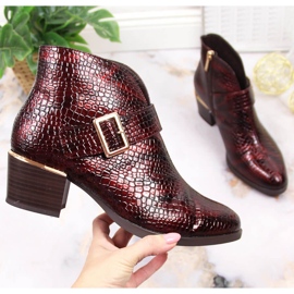 Botas lacadas para mulheres com isolamento crocodilo Borgonha Vinceza clarete 1