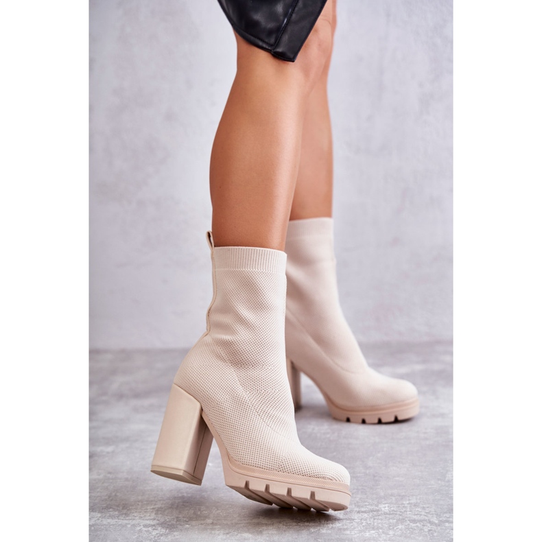 FB2 Botins femininos de material bege louve castanho 1