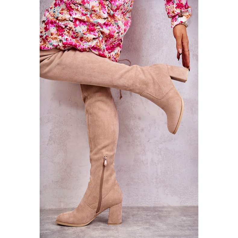 FE1 Botas Clássicas Clarissa Bege Camurça Coxa Coxa castanho 2