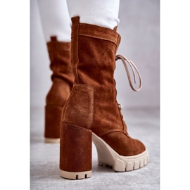 Botas de camurça femininas na plataforma marrom Edna 2