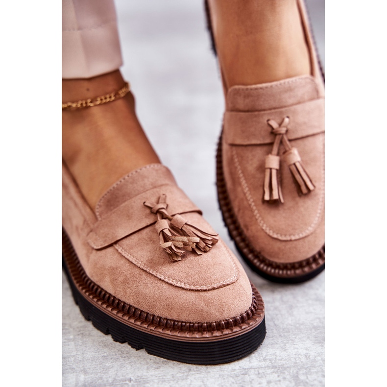 Vinceza Sapatos femininos de camurça em uma plataforma bege unni 2