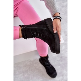 Botas femininas de camurça com cadarço em um salto plano preto Firmina 1 Botas femininas de camurça com cadarço em um salto plano preto Firmina 1