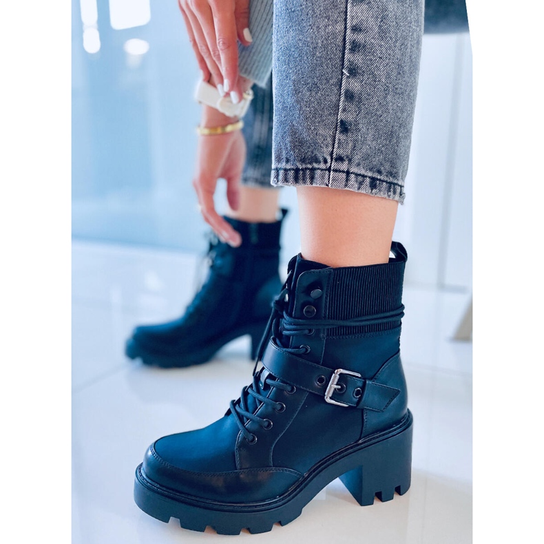 Brooks Bota preta com cadarço de salto alto preto 2