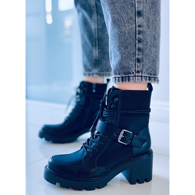 Brooks Bota preta com cadarço de salto alto preto 1