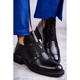 Vinceza Botas lacadas com recortes em salto plano Preto Eunice 2