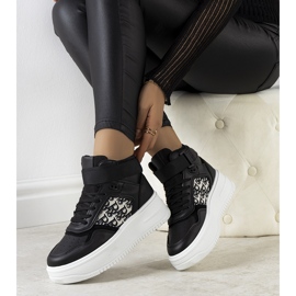 Tênis preto da Adolis 1