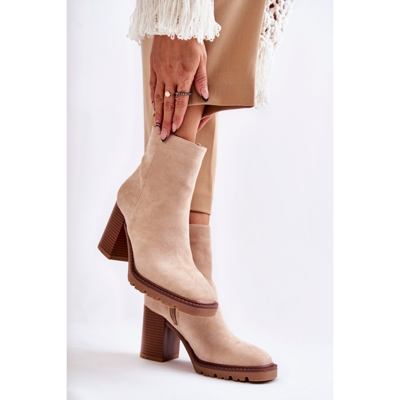 FB1 Botas femininas de camurça no salto com zíper Odette bege 2 FB1 Botas femininas de camurça no salto com zíper Odette bege 2