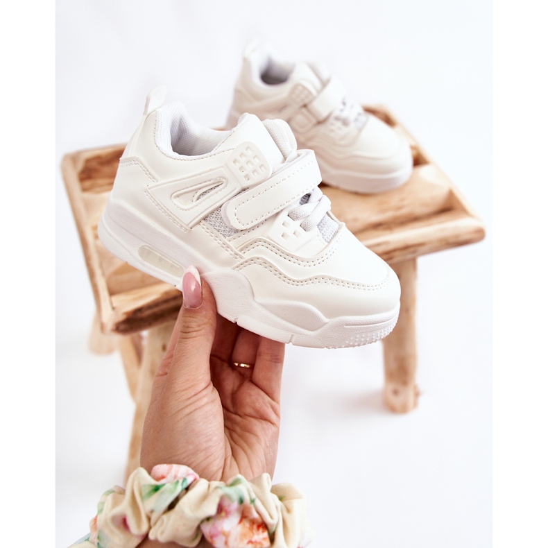 FR1 Tênis esportivo infantil de couro branco Marisa 1