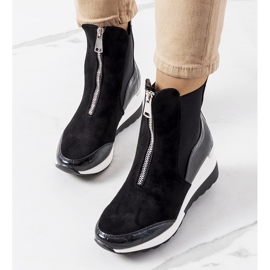 PA1 Tênis preto na cunha Triaca 2