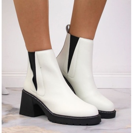 Areto Botas Chelsea no poste, isoladas Artiker W HBH42 branco 2