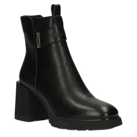 Botas Chelsea quentes no poste, isoladas Filippo W PAW383 preto 2