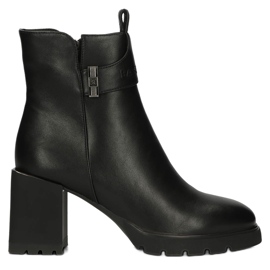 Botas Chelsea quentes no poste, isoladas Filippo W PAW383 preto 1
