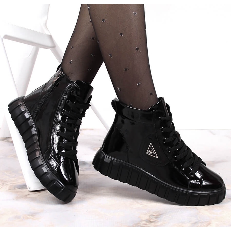 Botas femininas de couro envernizado com plataforma preta Filippo preto 1
