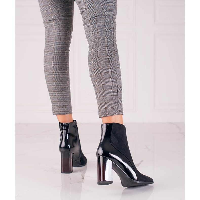 Botas femininas Shelovet em um poste alto preto 2