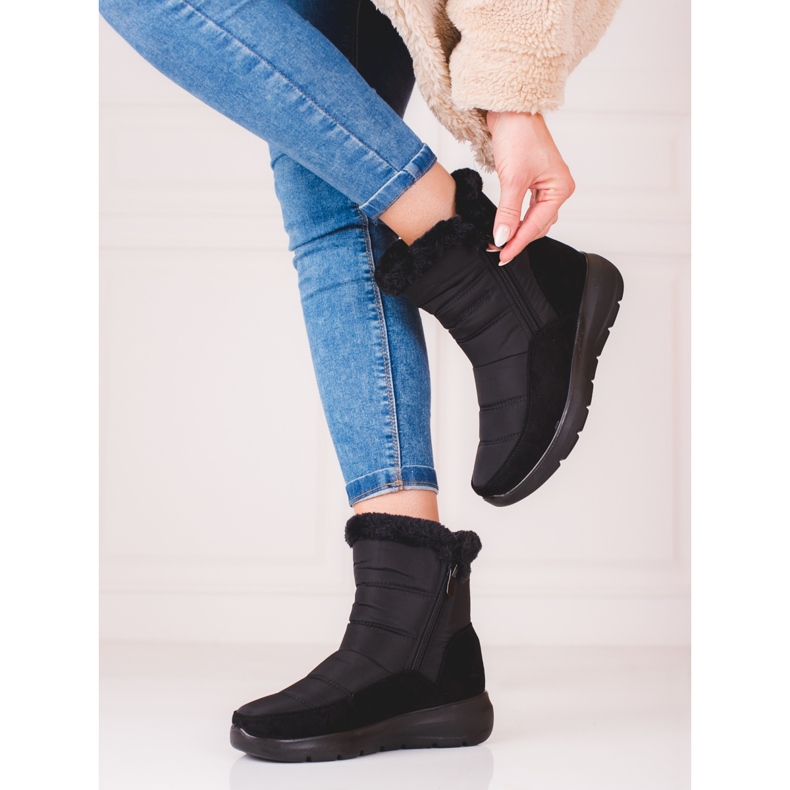 Botas Shelovet femininas isoladas com pele preto 1