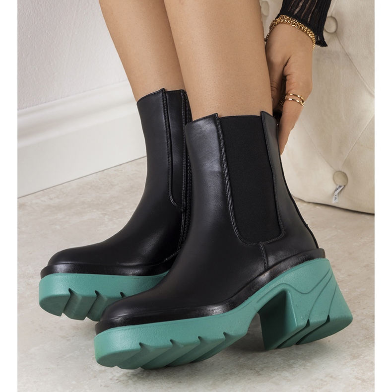 BM Botas pretas na plataforma azul Torrela preto 1