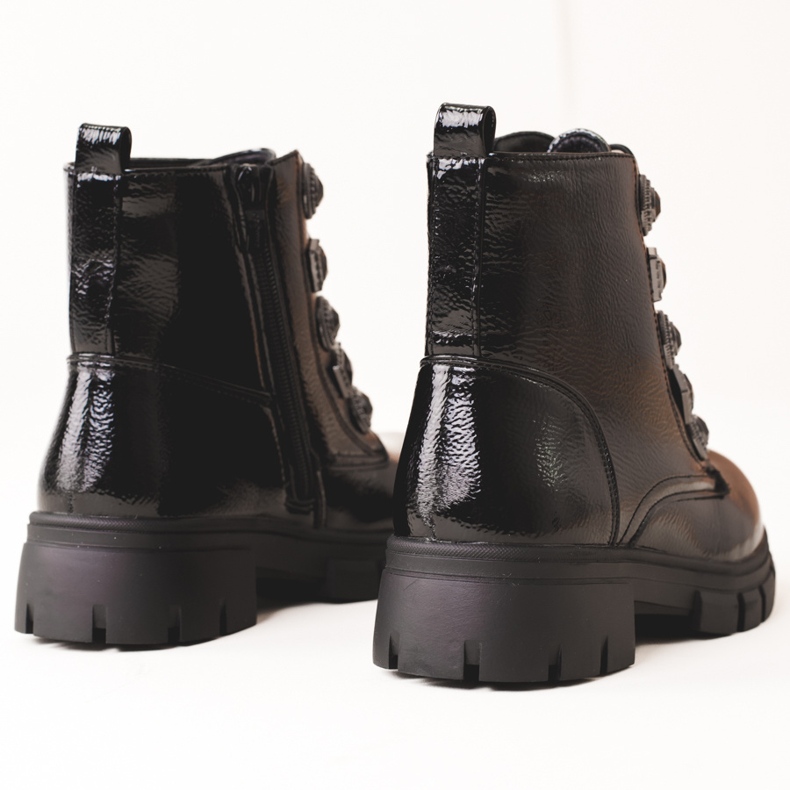 Botas de menina com enfeites preto 1 Botas de menina com enfeites preto 1