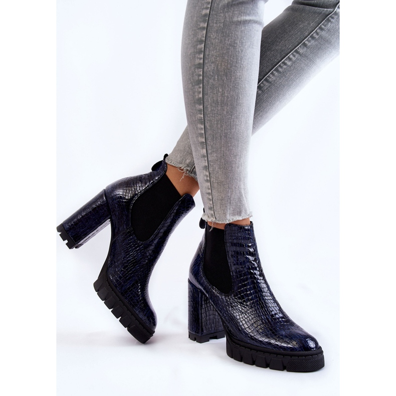 Botins envernizados com padrão de cobra e salto alto, azul marinho 2 Botins envernizados com padrão de cobra e salto alto, azul marinho 2