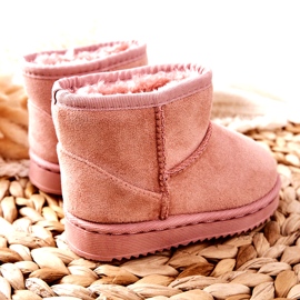 Botas de neve isoladas. Botas rosa das meninas 20213-d 1