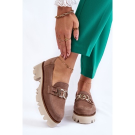 Tênis de camurça marrom com decoração de Laura Messi castanho 1