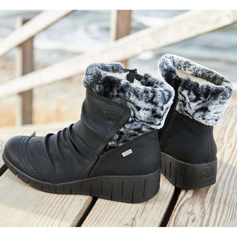 Botas de inverno impermeáveis ​​pretas Rieker Y1361-00 para mulher branco 1