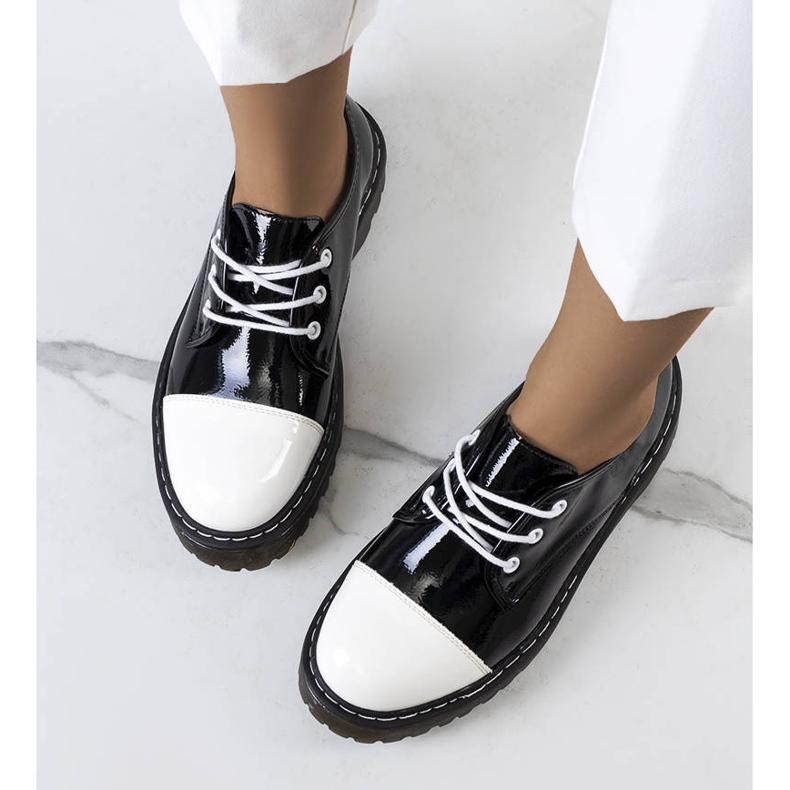 PA1 Sapato Cardin lacado preto branco 1