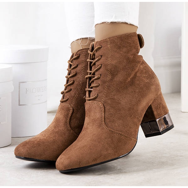 BM Botas marrons no poste Verano castanho 1