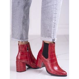 Botas Jodhpur vermelhas no poste Shelovet com um padrão vermelho 2