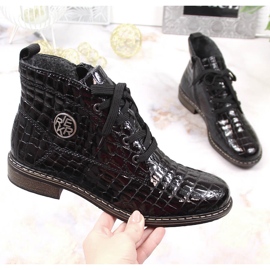 Botas femininas em couro lacado com croco preto isolado Rieker 71205-00 1