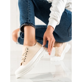 TRENDI Tênis bege na plataforma 1