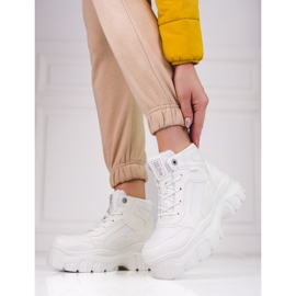 Caçadores femininos na plataforma Big Star KK274369 branco 1