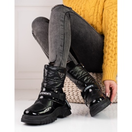 Botas de neve shelovet femininas isoladas com pele preto 1
