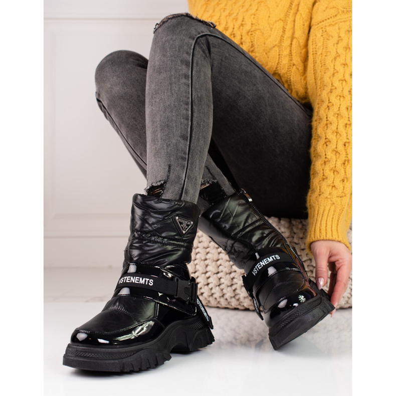 Botas de neve shelovet femininas isoladas com pele preto 1