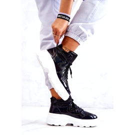 Sapatos esportivos isolados pretos femininos 2