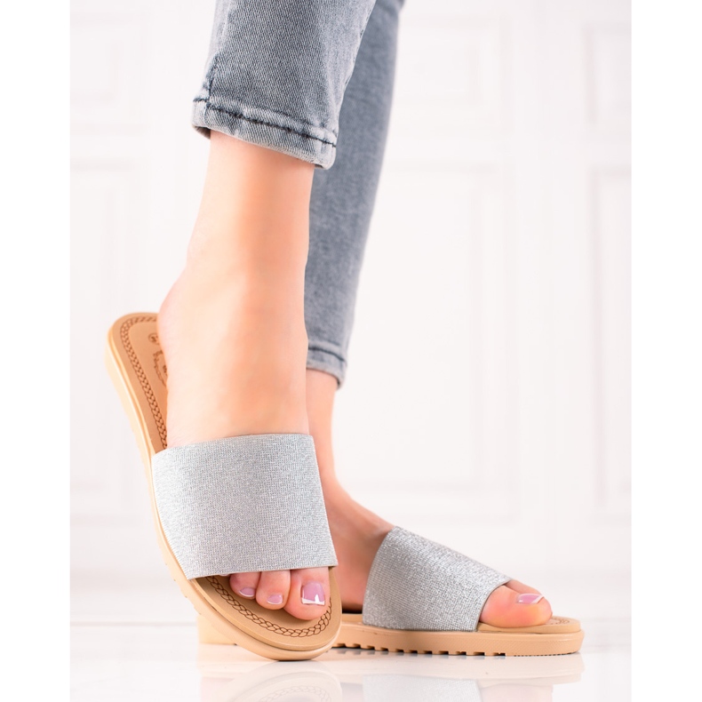 TRENDI chinelos com brilho prata 1