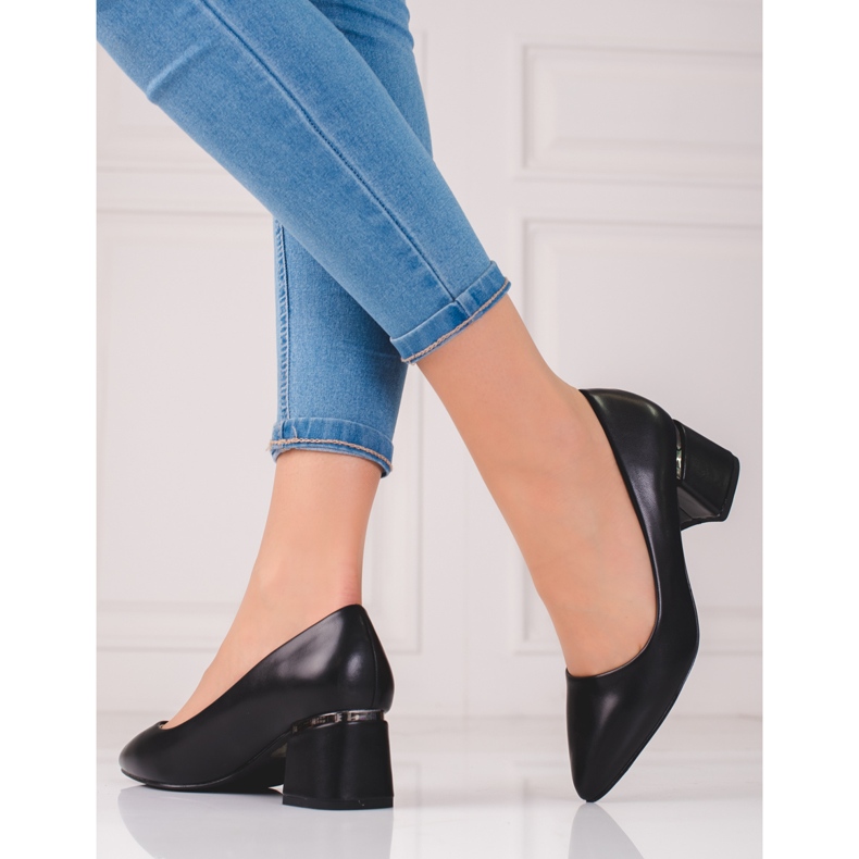 Sapatos elegantes para senhora com couro ecológico preto 1