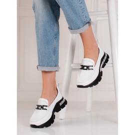 Sapatos brancos femininos em couro Shelovet 1