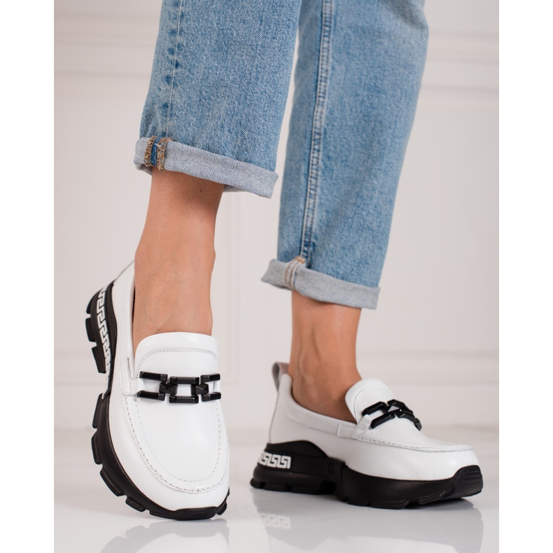 Sapatos brancos femininos em couro Shelovet 2